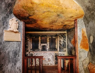 Parques De Sintra Convento Dos Capuchos Igreja 01