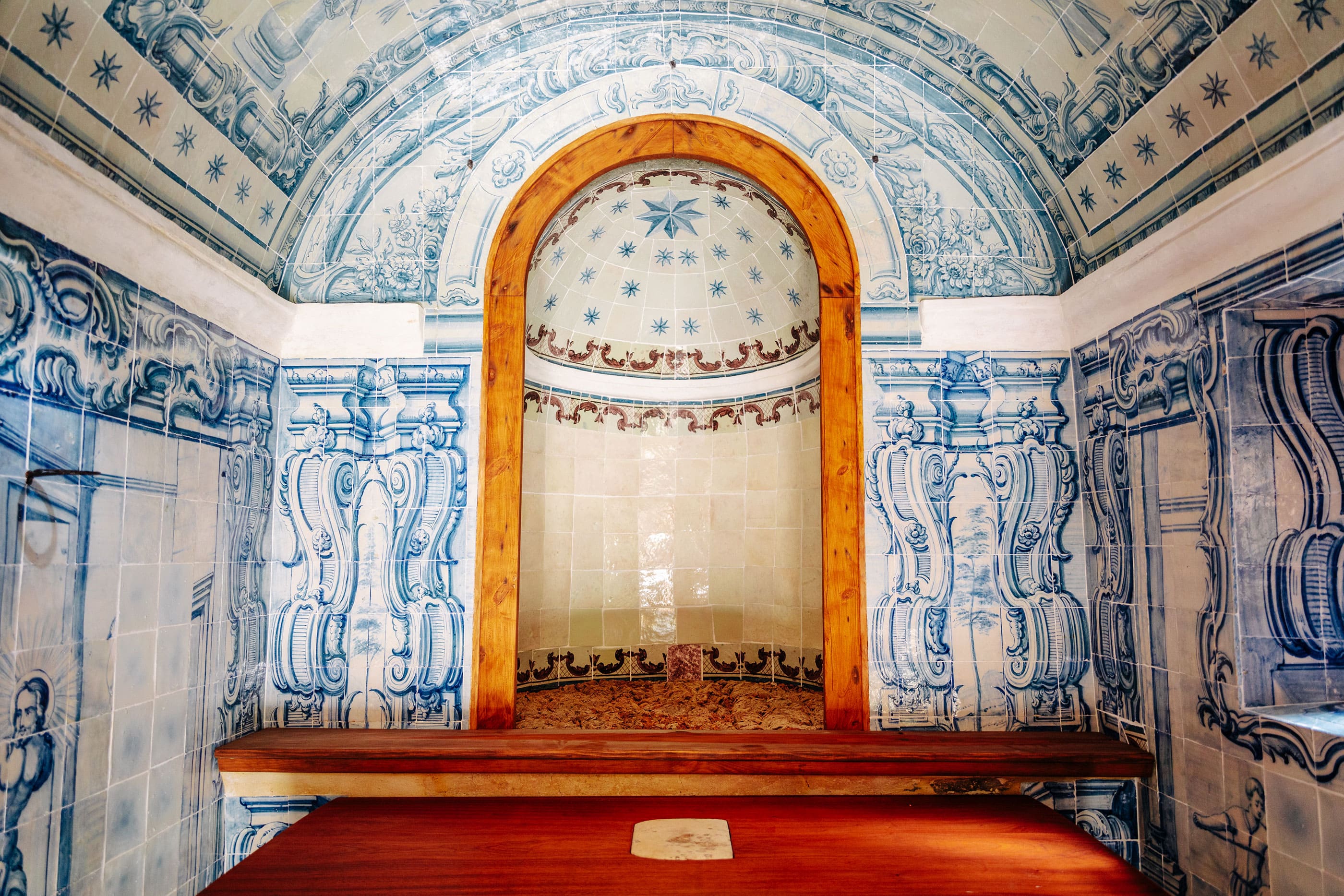 Parques De Sintra Convento Dos Capuchos Capela Paixao Cristo