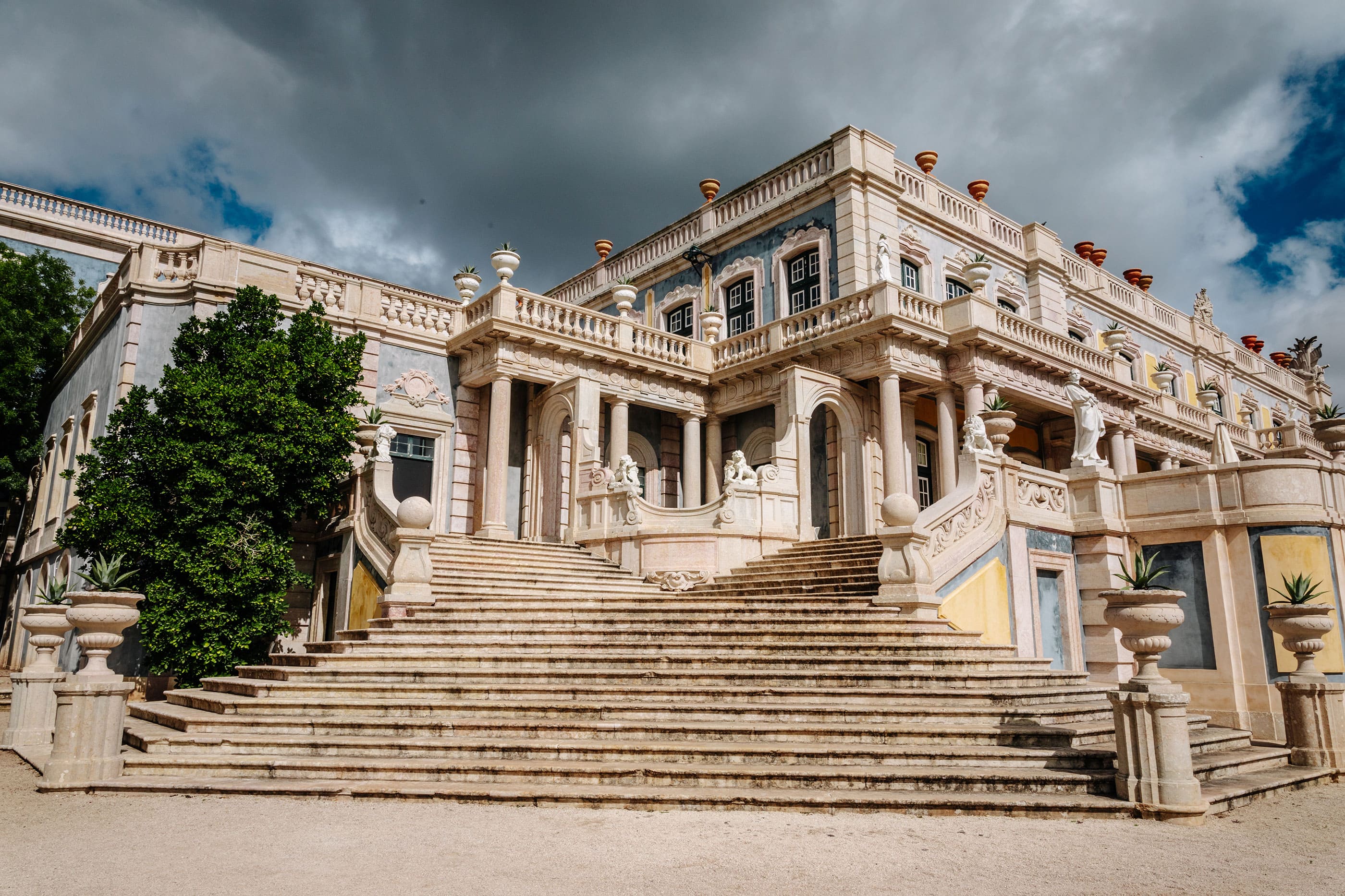 Parques De Sintra Palacio De Queluz Pavilhao Robillion