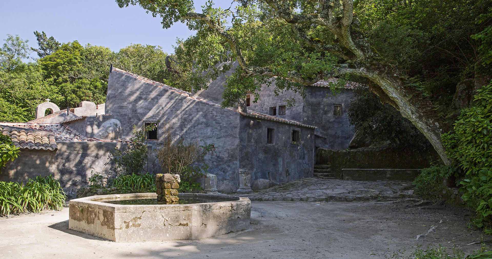 01 Convento Dos Capuchos Pos Restauro Claustro Creditos PSML