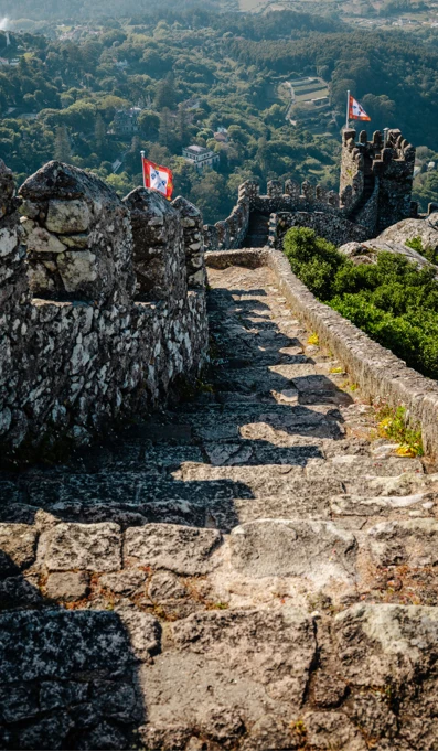 Parques De Sintra Castelo Dos Moutos Muralhas 01